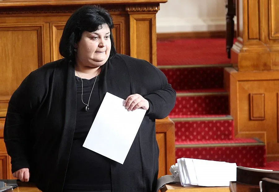 Фидосова си тръгва с гордост