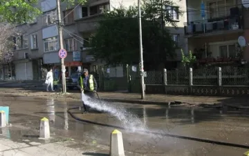 Мият улиците в Панагюрище
