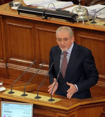 Местан: България няма нужда от месии