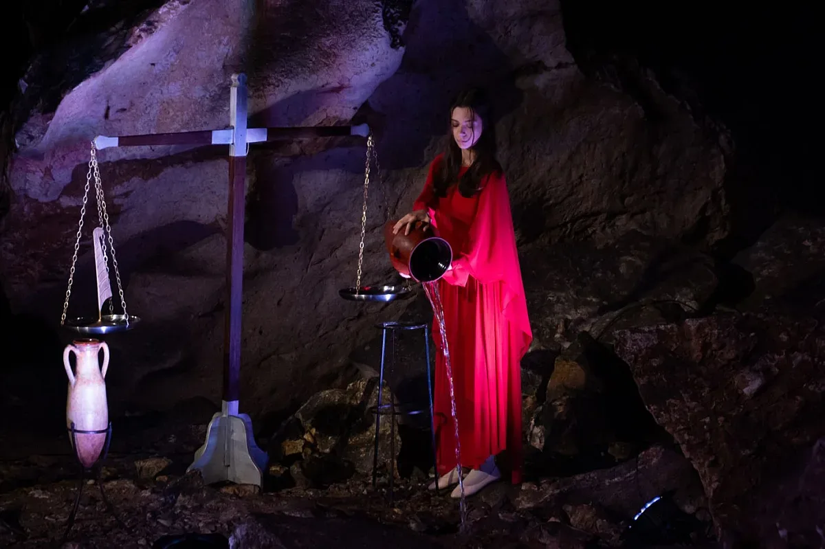 Възкресението на Евридика! Уникален спектакъл в пещерата Магура