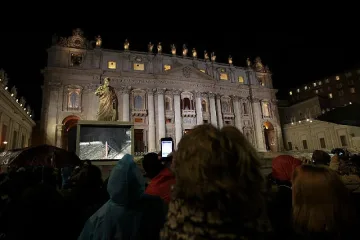 Бял дим, избраха нов папа