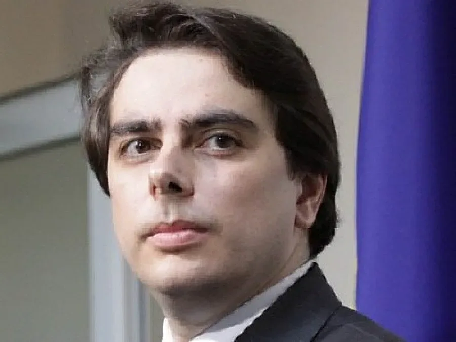 Харвард дал $36 000 за Асен Василев