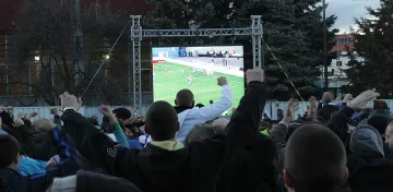 "Левски" свали обидни плакати срещу Стоичков