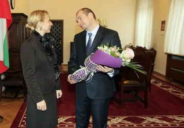 Конете не се сменят по средата на реката