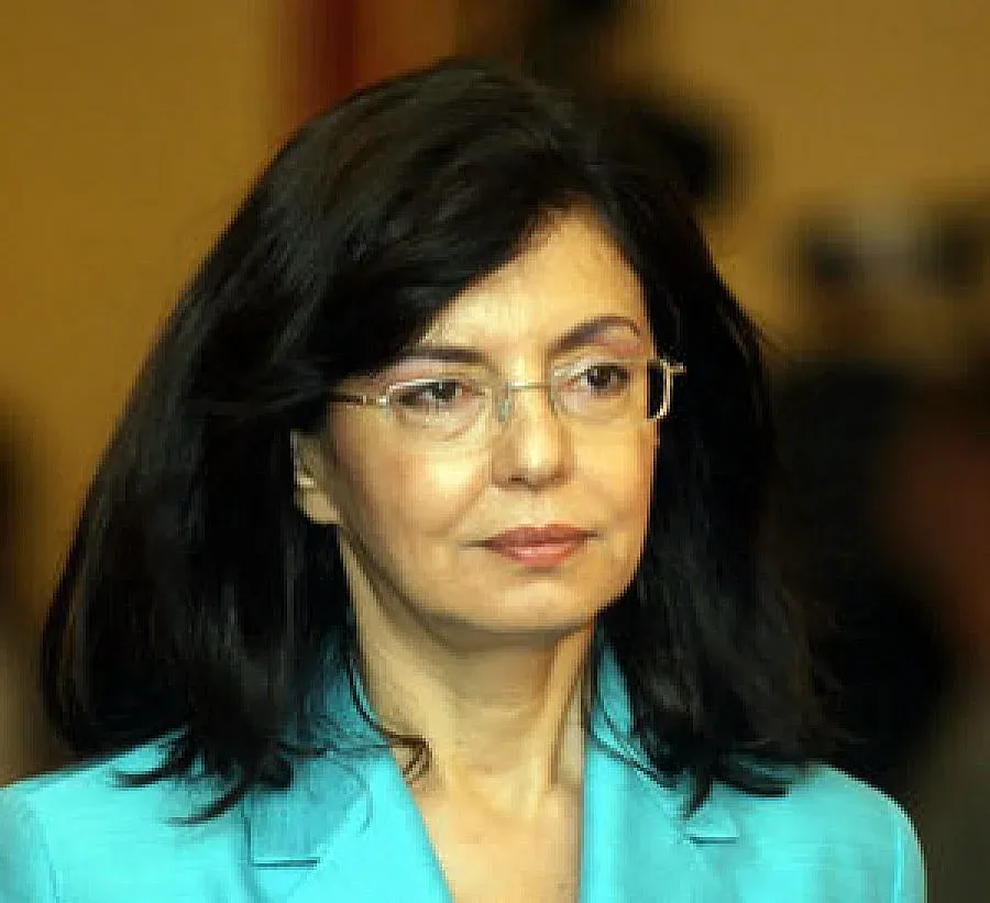 Кунева иска смяна на губернаторите