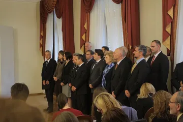 Пълният състав на служебния кабинет