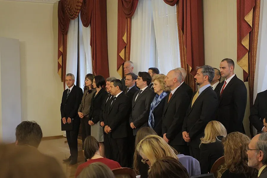 Пълният състав на служебния кабинет