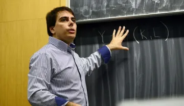 Възпитаник на Харвард поема икономиката