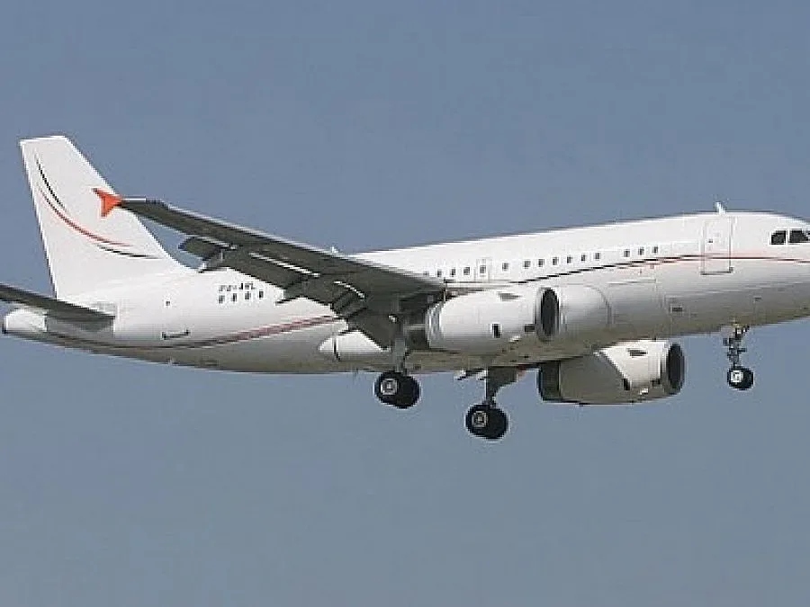 Свалиха българи от самолет 