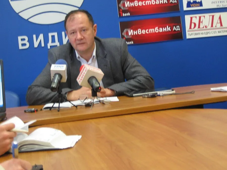 Соцдепутат си писа черна точка за комарите  