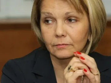 Ексшефката на ДКЕВР не завършила заради двойки