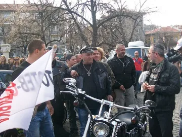 Рокери скочиха срещу  високите данъци 