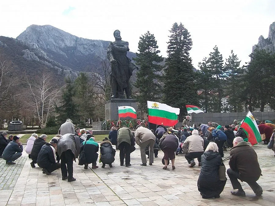 ТИМ се завъртя на протеста във Враца