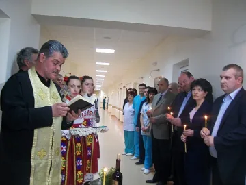 Атанасова се обърка: Поиска прошка от лекарите 