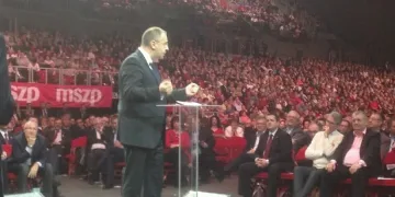 Станишев сравни Орбан с Бойко