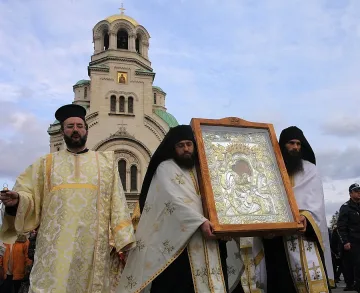 "Достойно есть" тръгва на път