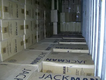 Крият контрабандни цигари зад дъвчащи бонбони