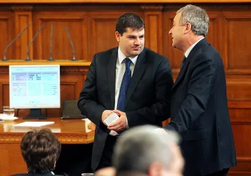 Депутати стават фабриканти