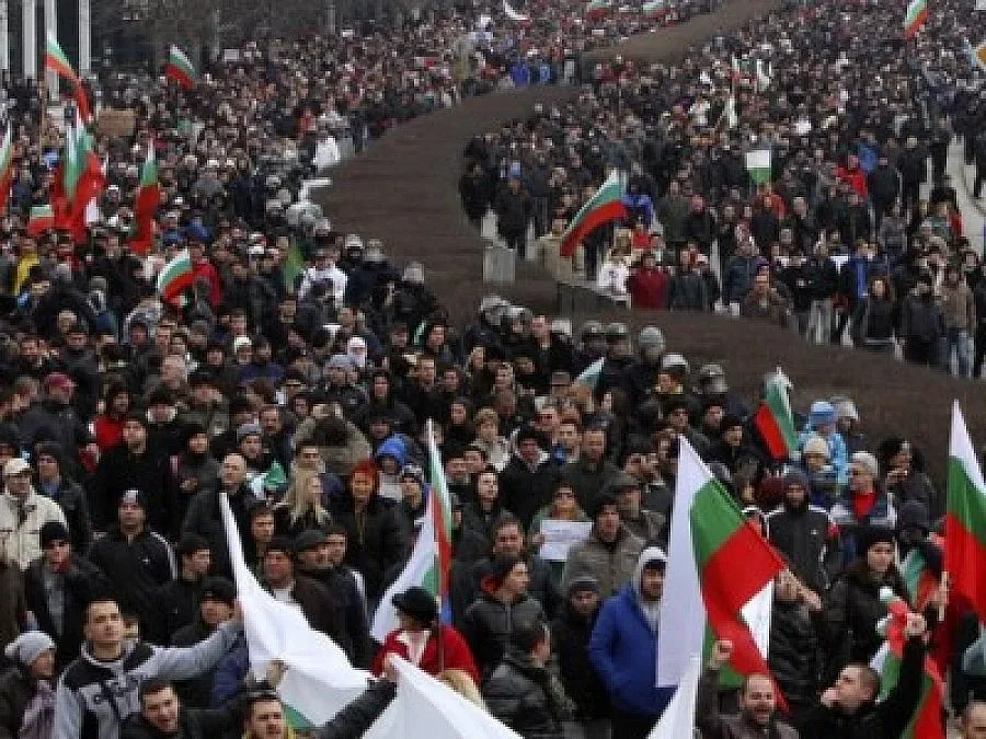 Искат главата и на губернатора на Варна