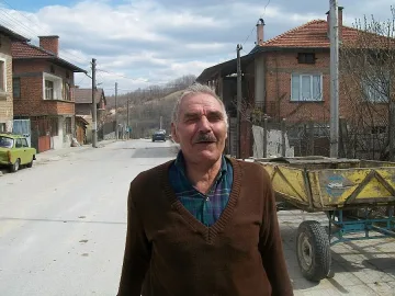 Чешити в Лъжница се надлъгват с политици