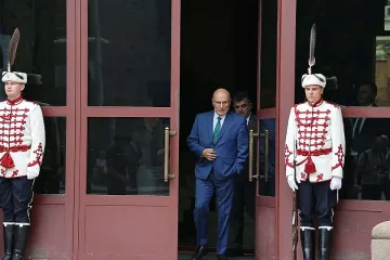 Шефът на БНБ спешно при Радев! Резултатът