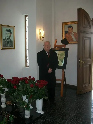 Почетоха Илия Павлов с пури и вино