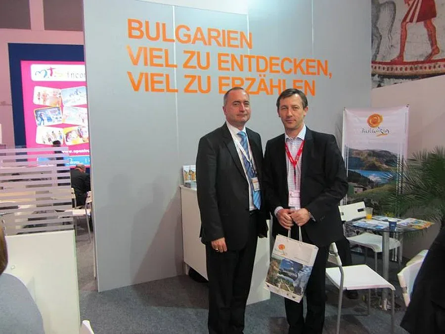 14 страни рекламират екскурзии по Дунав