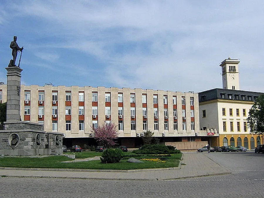 БМВ подлуди общинари