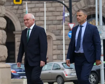 Главчев влезе при Радев, но какви са опциите за служебен премиер