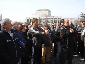 Захариев блокира заплатите в ОЦК