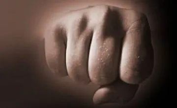 Ученици се биха на волейболен мач