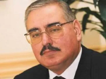 Искат съветник на Първанов за премиер