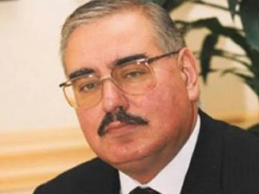 Искат съветник на Първанов за премиер