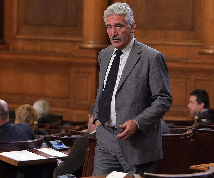 Хит на Радо Шишарката в парламента