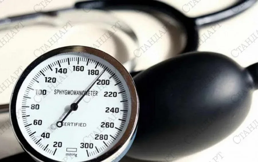 Мерят кръвното на протестиращи