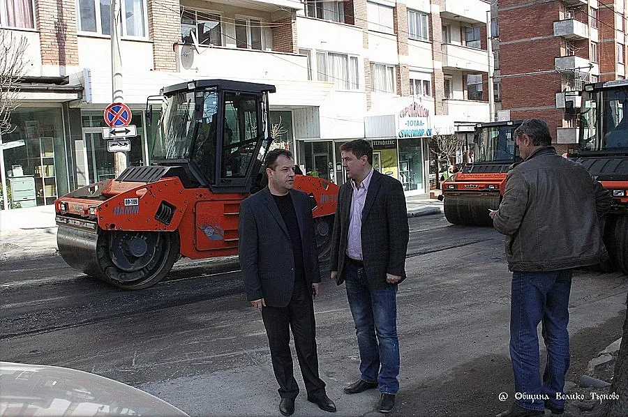 Преасфалтират Търново въпреки кризата
