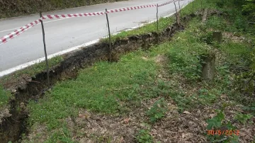 Спасяват две села от свлачища 