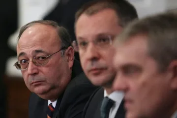 Изненадали Сертов с уволнението