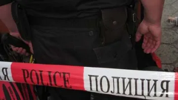 Мъж уби авер в дома му