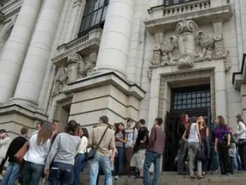 Алма матер цака с ранен прием