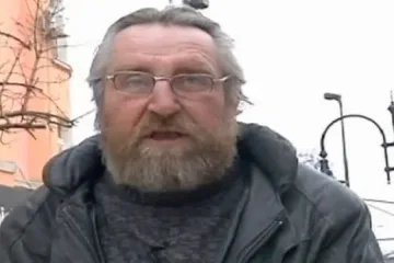 Клошарят – милионер си купува дом 