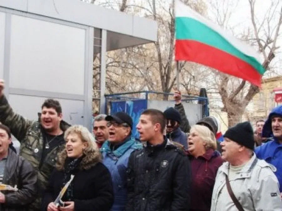 Бунтарите в Сливен се топят