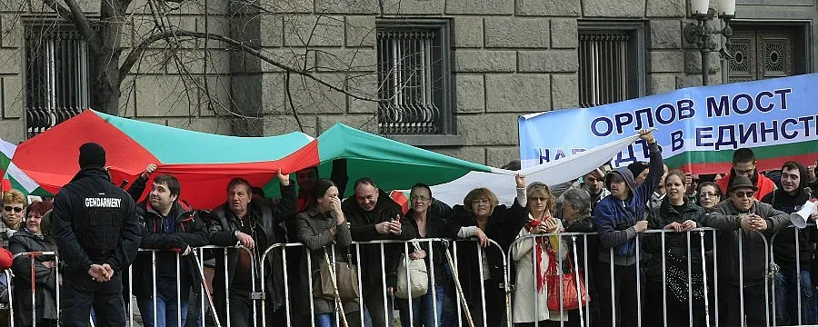 Вдигат палатков лагер пред парламента