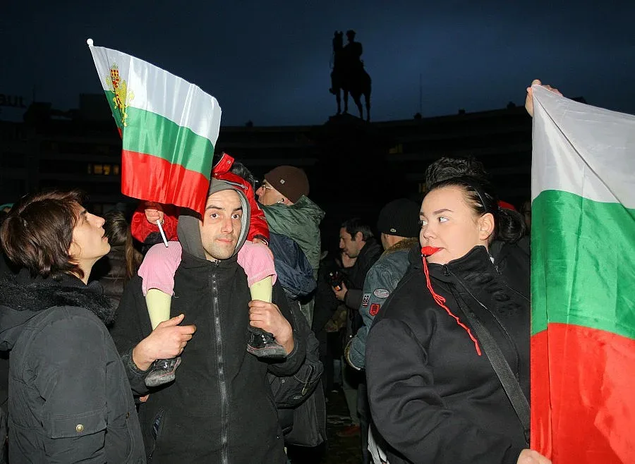 Бунтари в битка за депутати