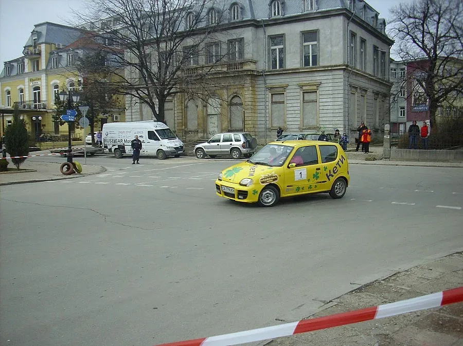 Румънки свистят с гуми в Русе   