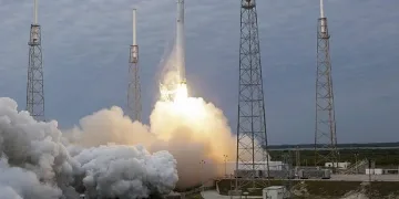 "Дракон" пое към Космическата станция