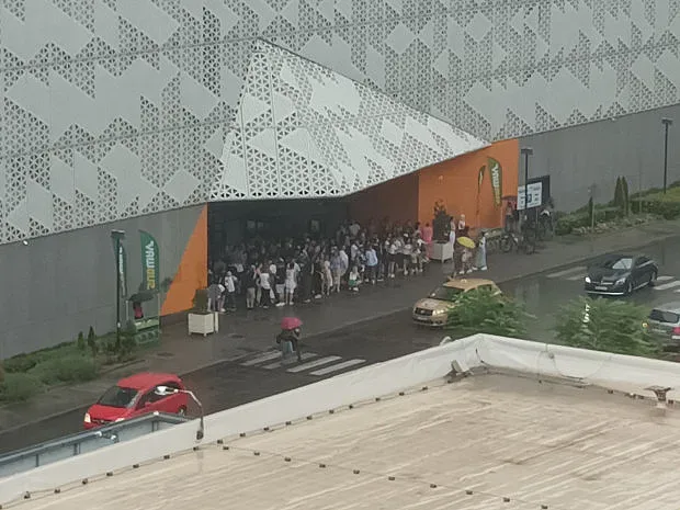 Напрежение в голям наш МОЛ! Масова евакуация