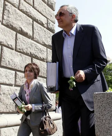 Костов търси име за коалицията си