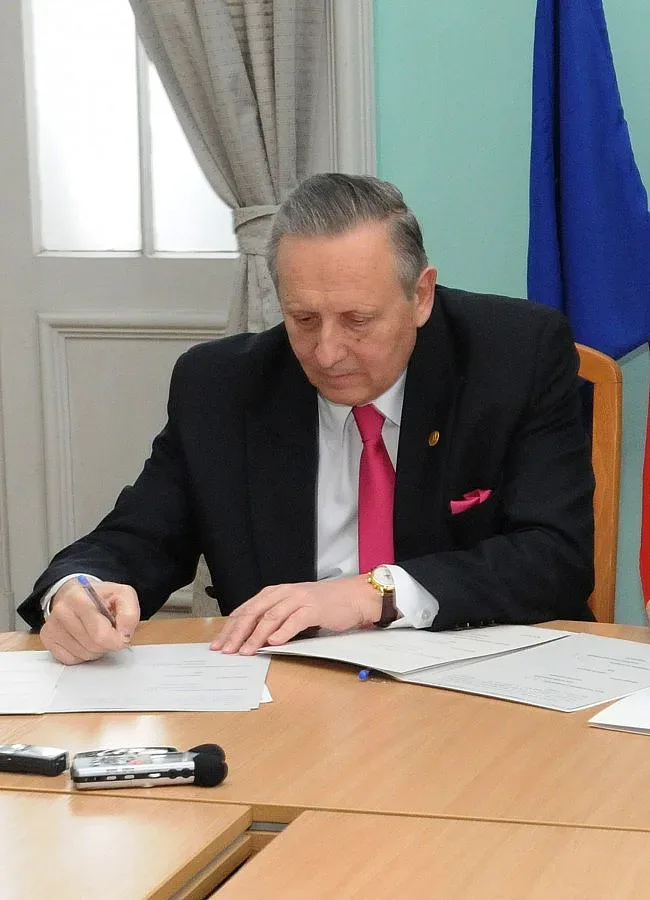 Плащат на деца да учат професия