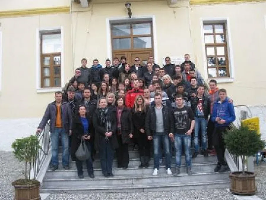 Наградиха абитуриенти с воаяж до Гърция